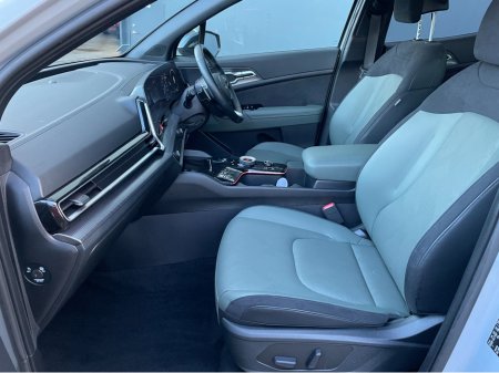 2025 Kia Sportage 251 K3 HEV HYBRID LOW KMS AS NEW EXAMPLE....JUNEW !! €41,995 thumbnail