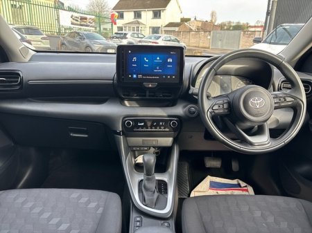 2024 Toyota Yaris - thumbnail 8