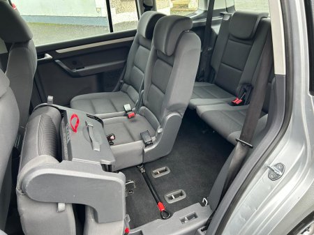 2014 Volkswagen Touran TRENDLINE BLUEMOTION 1.6 TDI 7SEATS 105 5DR €7,950 thumbnail