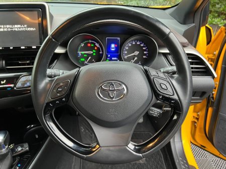 2018 Toyota C-HR 1.8 HYBRID // SERVICE HISTORY // 18" DIAMOND CUT ALLOYS // ADAPTIVE CRUISE CONTROL €17,750 thumbnail