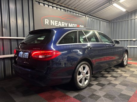 2015 Mercedes-Benz C Class C 220 BLUETEC €12,950 thumbnail
