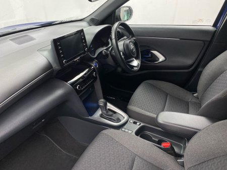 2023 Toyota Yaris - thumbnail 2