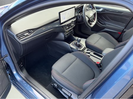 2023 Ford Focus - thumbnail 12