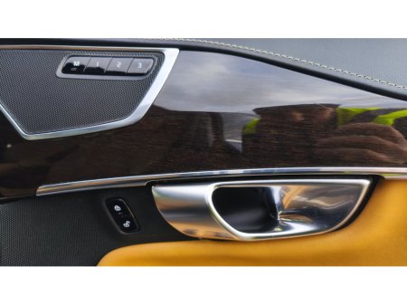 2017 Volvo XC90 2.0 T8 INSCRIPT T-ENG AWD AUTO 5DR TWIN A €29,950 thumbnail