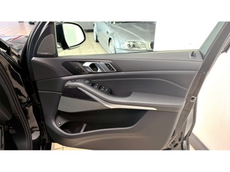 2024 BMW X5 XDRIVE50E M SPORT PRO €90,950 thumbnail