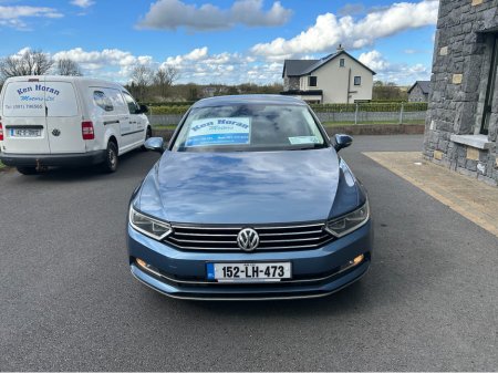 2015 Volkswagen Passat - view 2