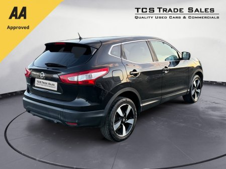 2017 Nissan Qashqai - thumbnail 3