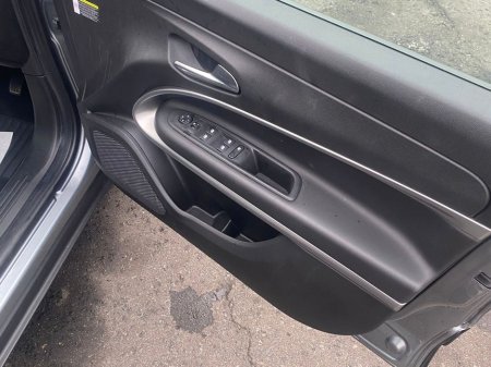 2025 Jeep Avenger 1.2 100HP Altitude €28,895 thumbnail