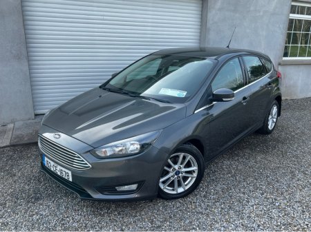 2016 Ford Focus - thumbnail 10