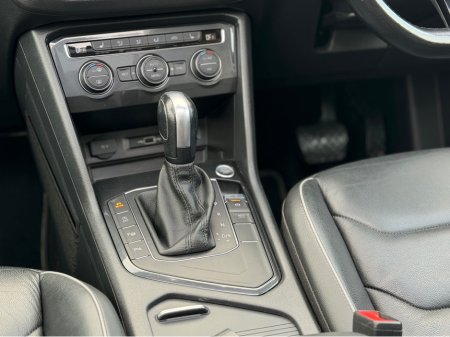 2020 Volkswagen Tiguan R-LINE BLACK EDT - 1.5 PETROL - AUTO - 12M WARRANTY - CAR: 1744 €34,950 thumbnail