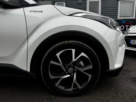 2017 Toyota C-HR 1.8L Petrol-Hybrid Automatic (7686) €18,995 thumbnail