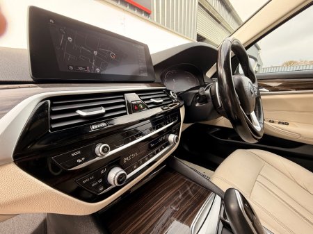 2020 BMW 5 Series - thumbnail 17