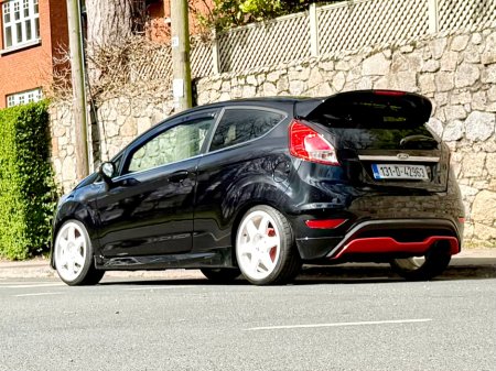 2013 Ford Fiesta - thumbnail 10