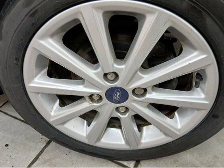 2017 Ford Fiesta - thumbnail 5