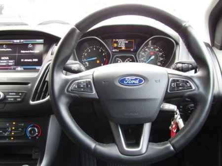2016 Ford Focus 1.0 Zetec Ecoboost 100PS 5DR €9,950 thumbnail