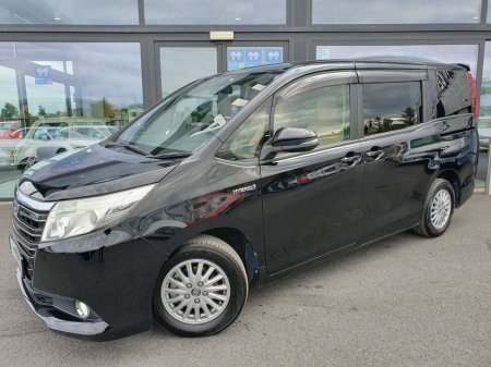 2014 Toyota Noah 7 SEATER * 1.8 SELF CHARGING HYBRID €18,950