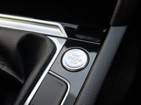 2015 Volkswagen Passat 1.6 TDI 120HP Highline €13,999 thumbnail