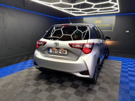 2020 Toyota Yaris - thumbnail 11