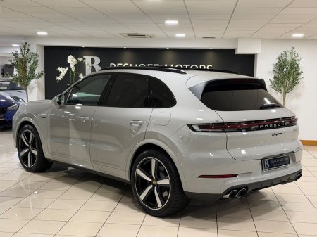 2025 Porsche Cayenne 3.0 V6 E-HYBRID=LOW MILES//HUGE SPEC//AS NEW=2 YEAR WARRANTY=TAILORED FINANCE PACKAGES AVAILABLE=TRADE IN'S WELCOME €114,995 thumbnail