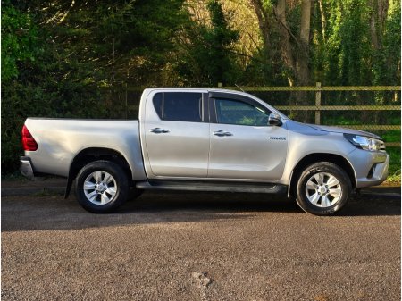 2018 Toyota Hilux - thumbnail 6