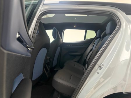 2024 Volvo EX30 ULTRA 69KWH *PAN ROOF* €35,990 thumbnail