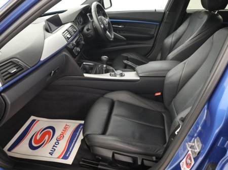 2015 BMW 3 Series - thumbnail 16