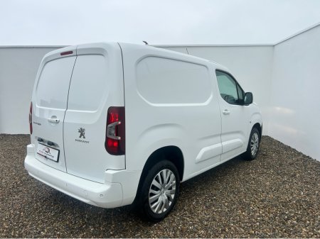 2019 Peugeot Partner PROFESSIONAL L1 B €10,500 thumbnail