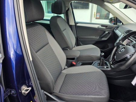 2019 Volkswagen Tiguan - thumbnail 12