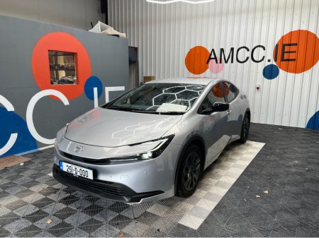 2025 Toyota Prius - thumbnail 5