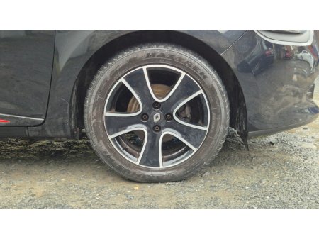 2015 Renault Clio IV DYNAMIQUE 1.2 PET 7 4DR PETROL €7,950