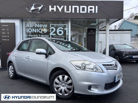 2012 Toyota Auris - thumbnail 1
