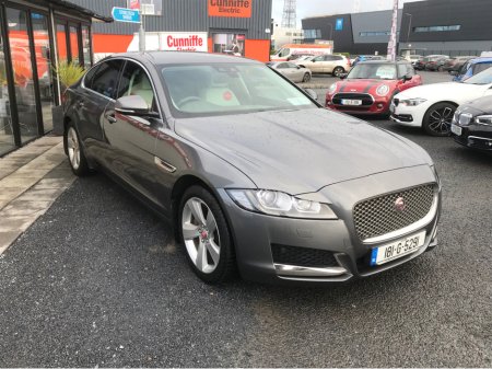 2018 Jaguar XF - view 2