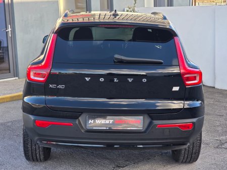 2022 Volvo XC40 R-DESIGN T4 RECHARGE €27,950 thumbnail