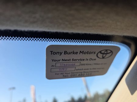 2017 Toyota Yaris - thumbnail 12