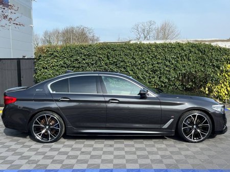 2017 BMW 5 Series - thumbnail 4