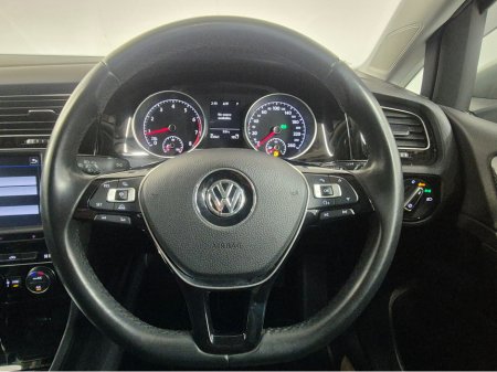 2017 Volkswagen Golf **HIGHLINE**ONLY 63000KMS**ALCANTARA SEATS*17" ALLOYS**BLIND SPOT WARNING**LANE ASSIST**KEYLESS ENTRY AND START**ADAPTIVE CRUISE CONTROL**DUAL ZONE CLIMATE CONTROL*REVERSE CAMERA*BLUETOOTH STREAMI €16,949 thumbnail