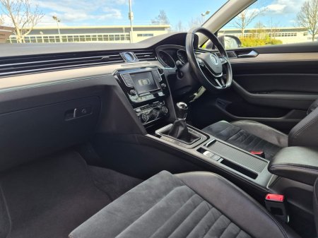 2015 Volkswagen Passat - thumbnail 23