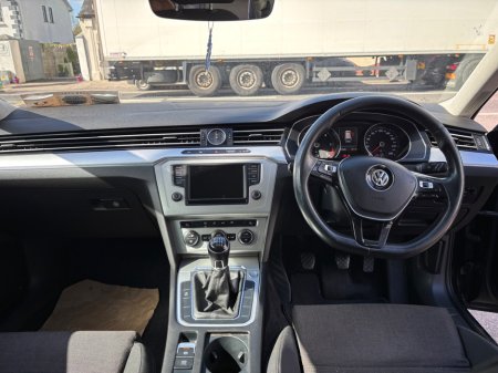 2016 Volkswagen Passat - thumbnail 9