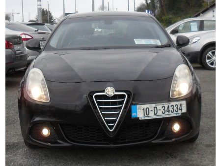 2010 Alfa Romeo Giulietta - view 2