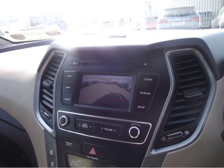 2017 Hyundai Santa Fe - thumbnail 8