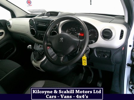 2013 Peugeot Partner - thumbnail 22