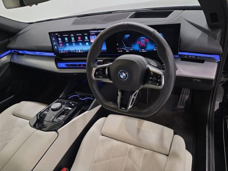 2025 BMW i5 - thumbnail 6