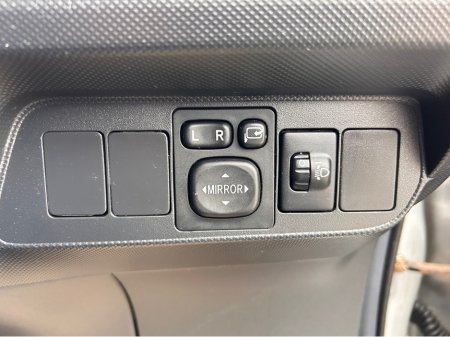 2012 Toyota Auris MC 1.4 D-4D TERRA 5DR €6,950 thumbnail