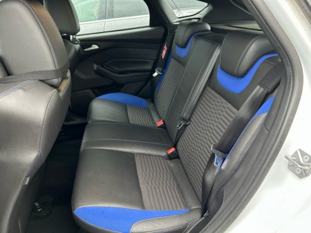 2016 Ford Focus MCA ST2 2.0 TDCI 180PS M6 FWD 4DR €17,950 thumbnail