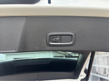 2021 Volvo XC40 T5 PHEV INSCRIPTION 5DR A AUTO thumbnail