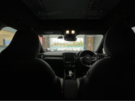 2022 Volvo XC40 - thumbnail 17