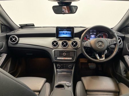 2019 Mercedes-Benz CLA Class - thumbnail 2