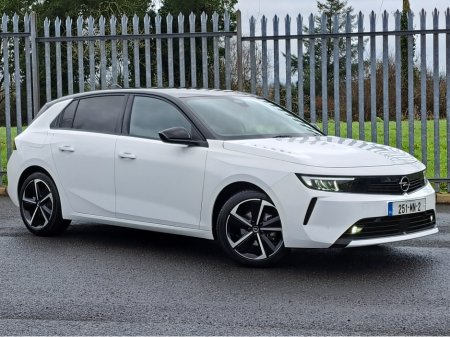 2025 Opel Astra ELEGANCE 1.2TURBO 110BHP **REVERSING CAMERA** €29,950 thumbnail