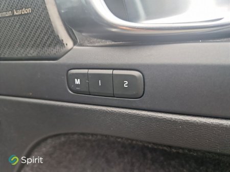 2022 Volvo XC40 - thumbnail 13