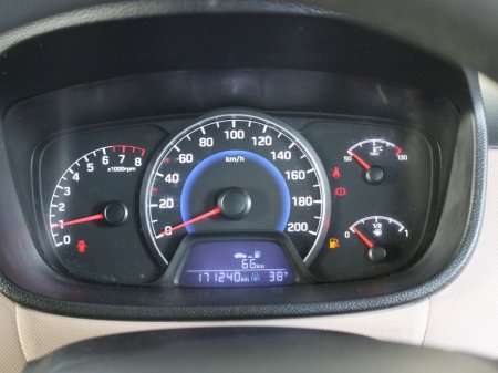 2016 Hyundai i10 - thumbnail 13